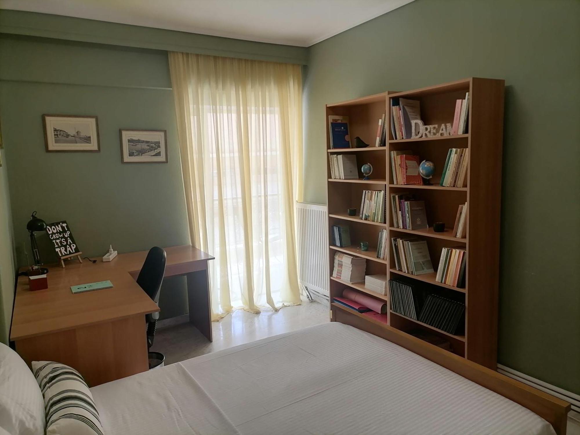 το σπίτι του στράτου στη θεσσαλονίκη- Stratos' In Apartment